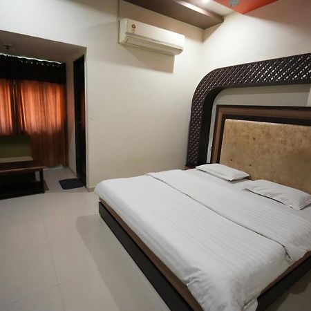 Hotel Ravi Residency Nadiād Extérieur photo