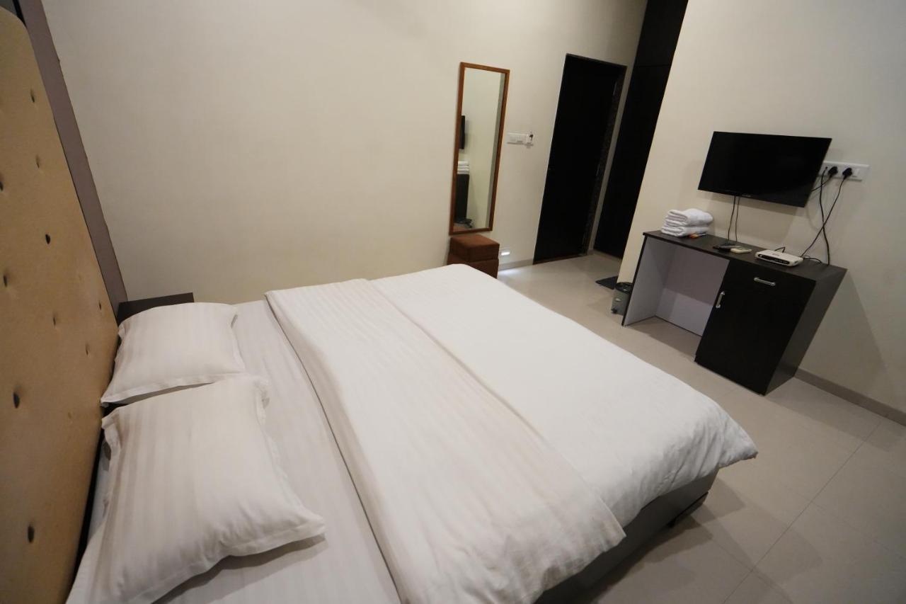Hotel Ravi Residency Nadiād Extérieur photo