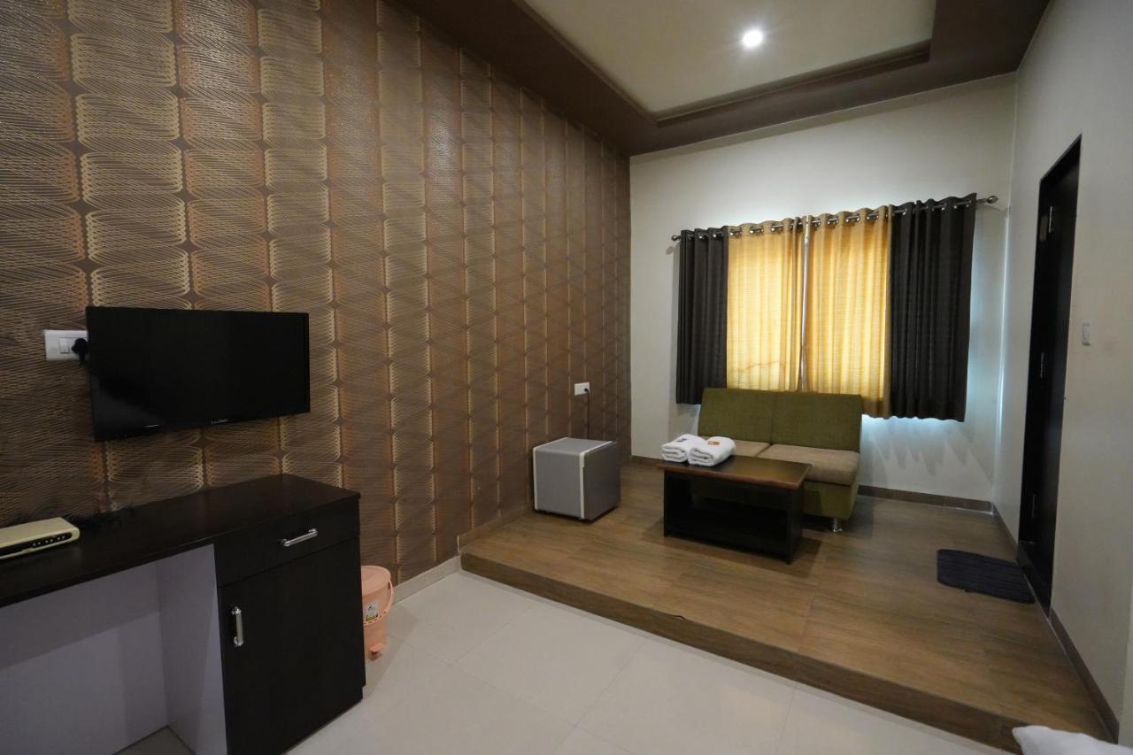 Hotel Ravi Residency Nadiād Extérieur photo