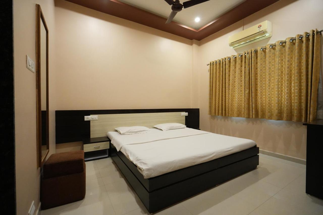 Hotel Ravi Residency Nadiād Extérieur photo