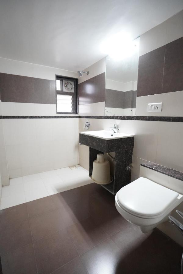 Hotel Ravi Residency Nadiād Extérieur photo